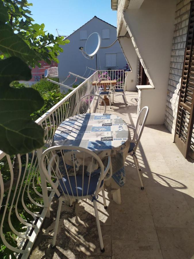 Honey Bee Cavtat